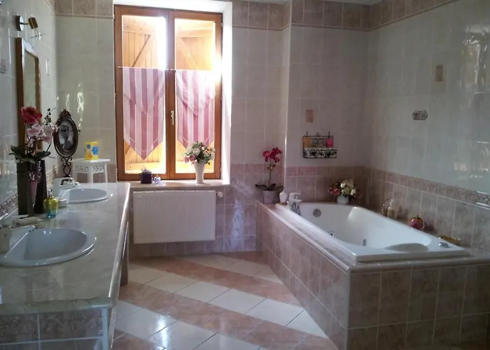 Bed & Breakfast Chambre Hote Maison De Campagne Sainte Barbe Mirecourt